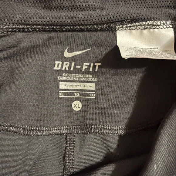 EUC WOMENS NIKE CAPRI SET SIZE X-LARGE - Picture 3 of 6